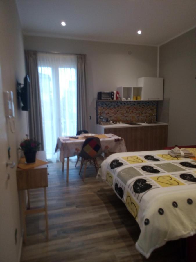 Case Vacanza Le Casette Santo Stefano di Camastra Kültér fotó